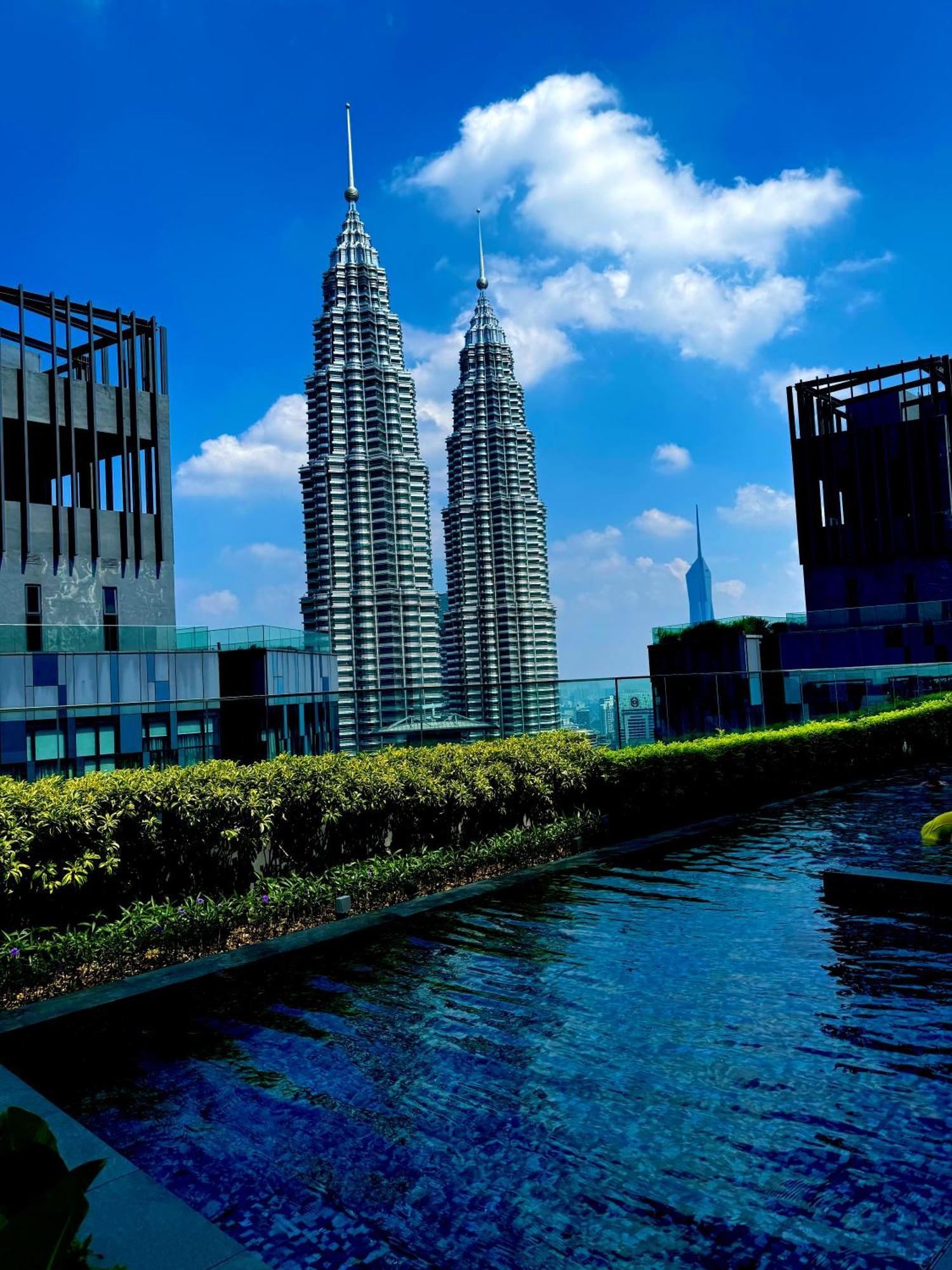 The Klcc At Star Sky Pools Apartment Kuala Lumpur