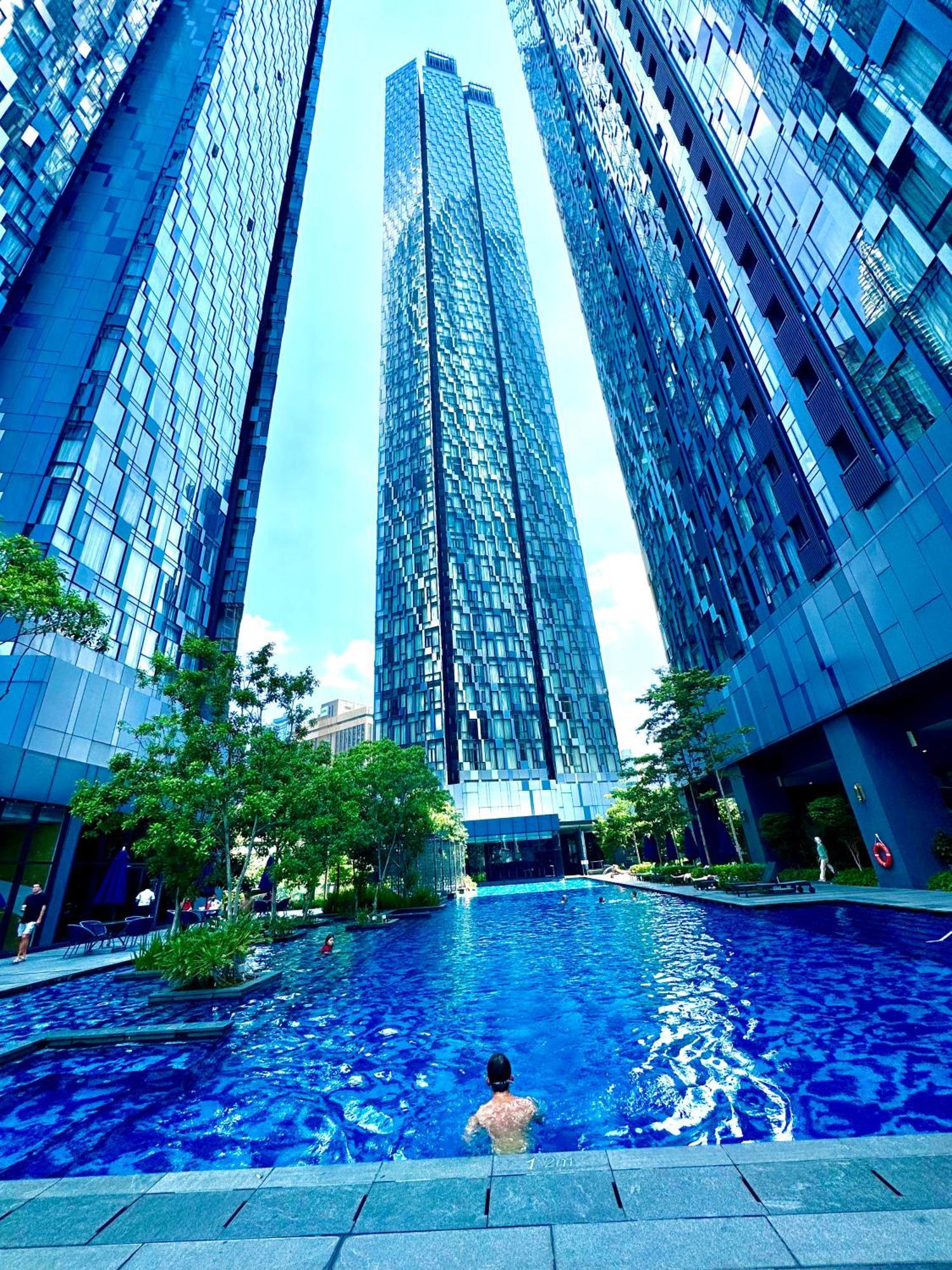 The Klcc At Star Sky Pools Kuala Lumpur